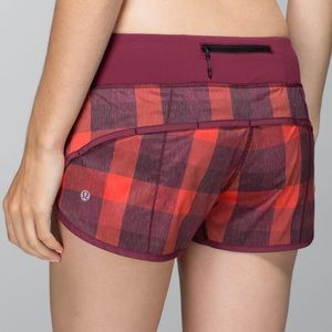 RARE LULULEMON speed up short size 4!